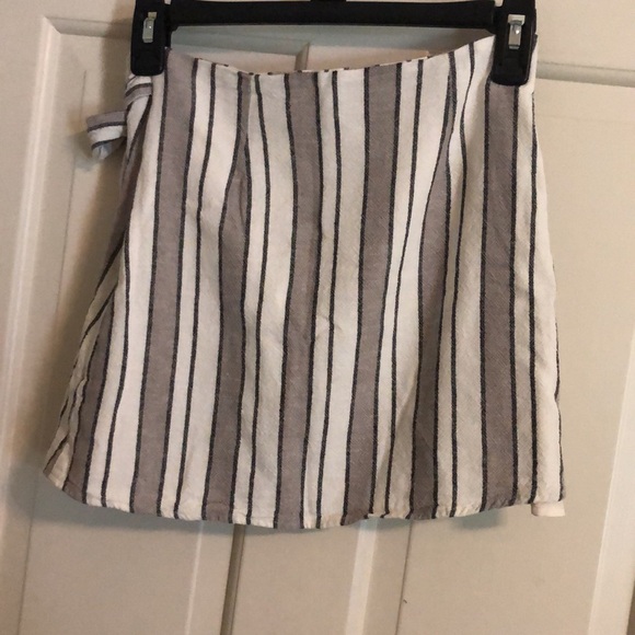 Forever 21 Gray and White Striped Skirt - Picture 2 of 5